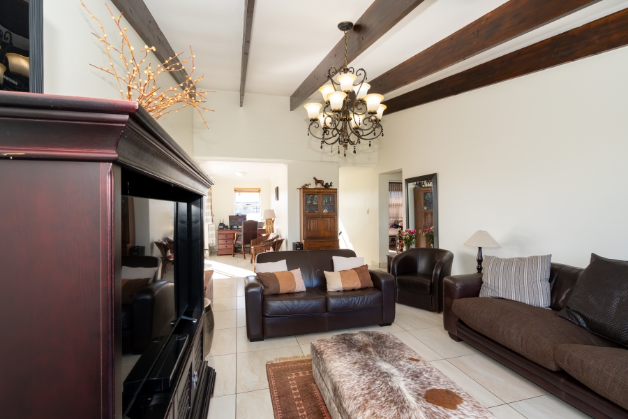 4 Bedroom Property for Sale in Sunset Estate Western Cape